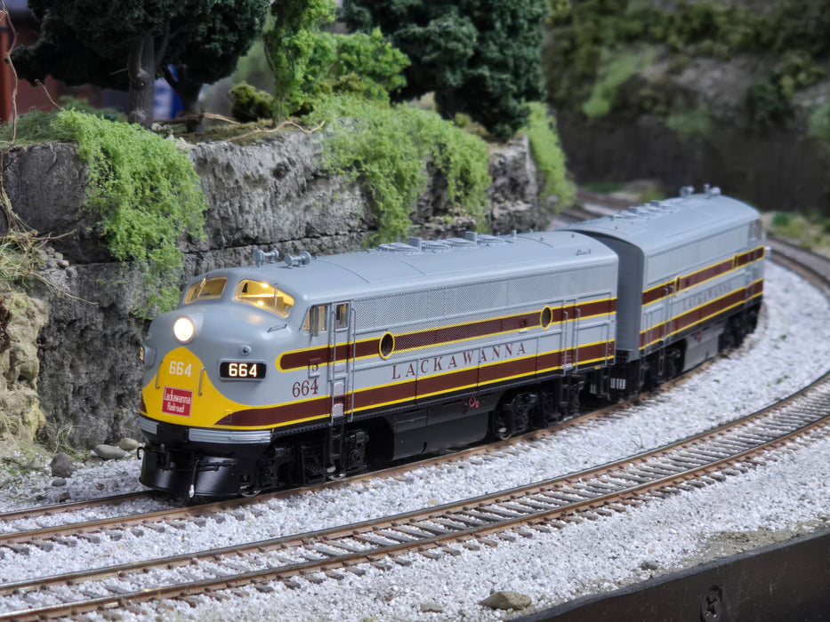 Bowser 24636 HO Scale EMD F3A Diesel Lackawanna DL&W 664 DCC & Sound (Steamtown Excursion)