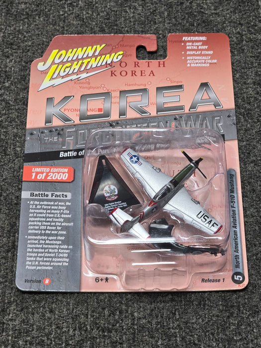 Johnny Lightning JLML009 Korea Forgotten War Version B F-51D Mustang Fighter