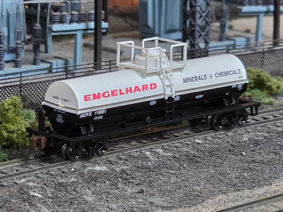 Bachmann 75854 N Scale Large Dome Chemical Tank Car Engelhard ACFX 11961