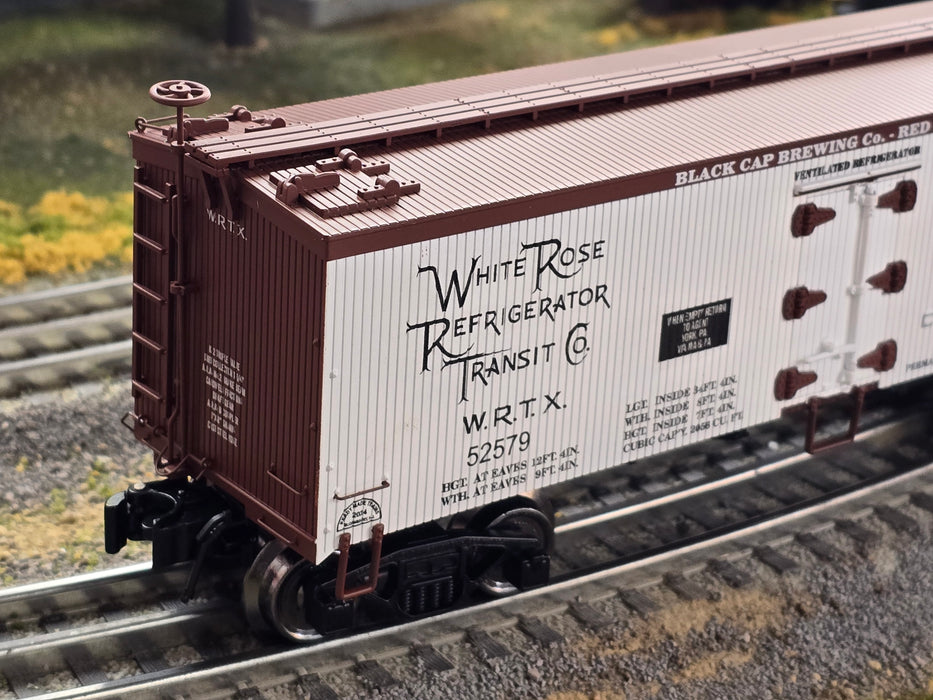 Ready Made Trains (RMT) 86199-151 O Scale 36' Wood Side Reefer Car Black Cap Brewing