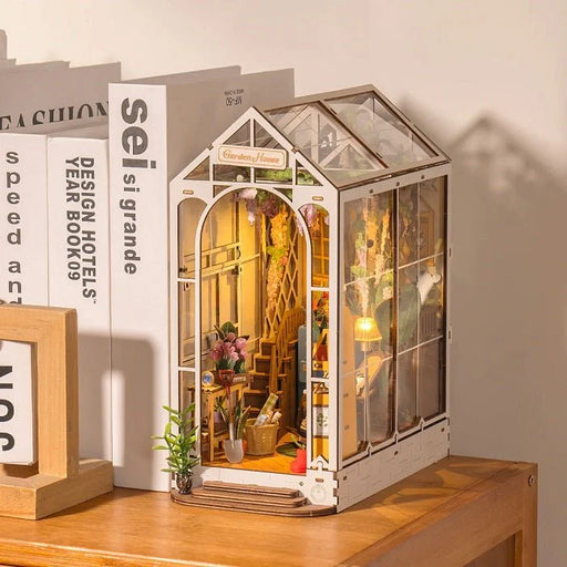 Rolife TGB06 DIY Book Nook Kit - Holiday Garden House