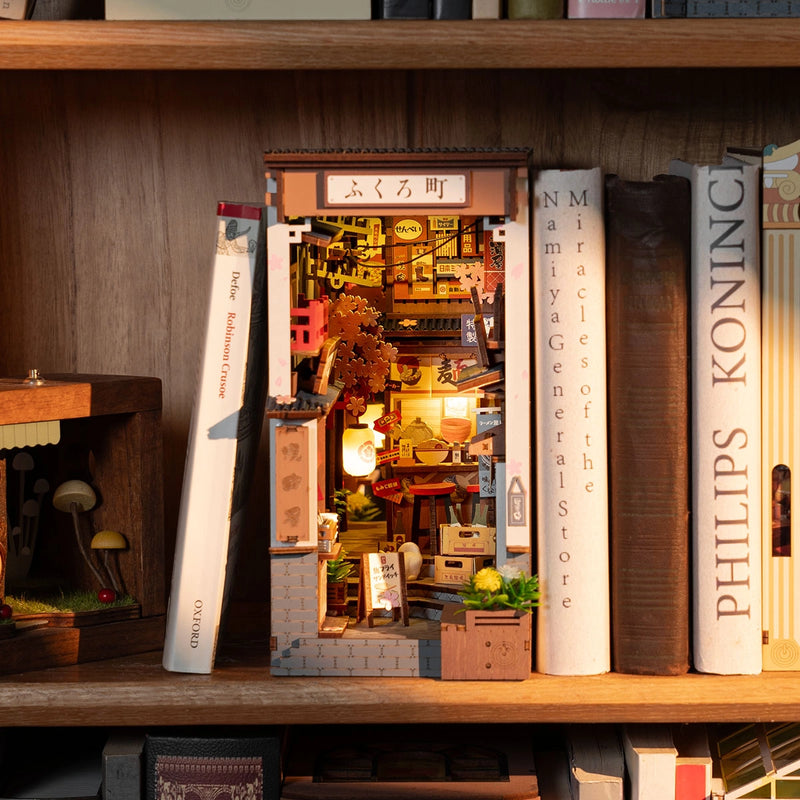 Rolife TGB11 DIY Book Nook Kit - Sakura Wine Alley