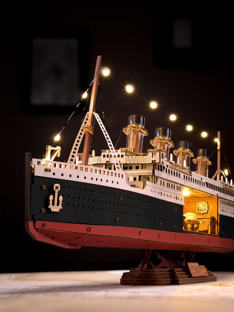 Rolife TGL02 3D Puzzle Creation Set - 1912 Eternal Atlantic Voyager (Titanic)