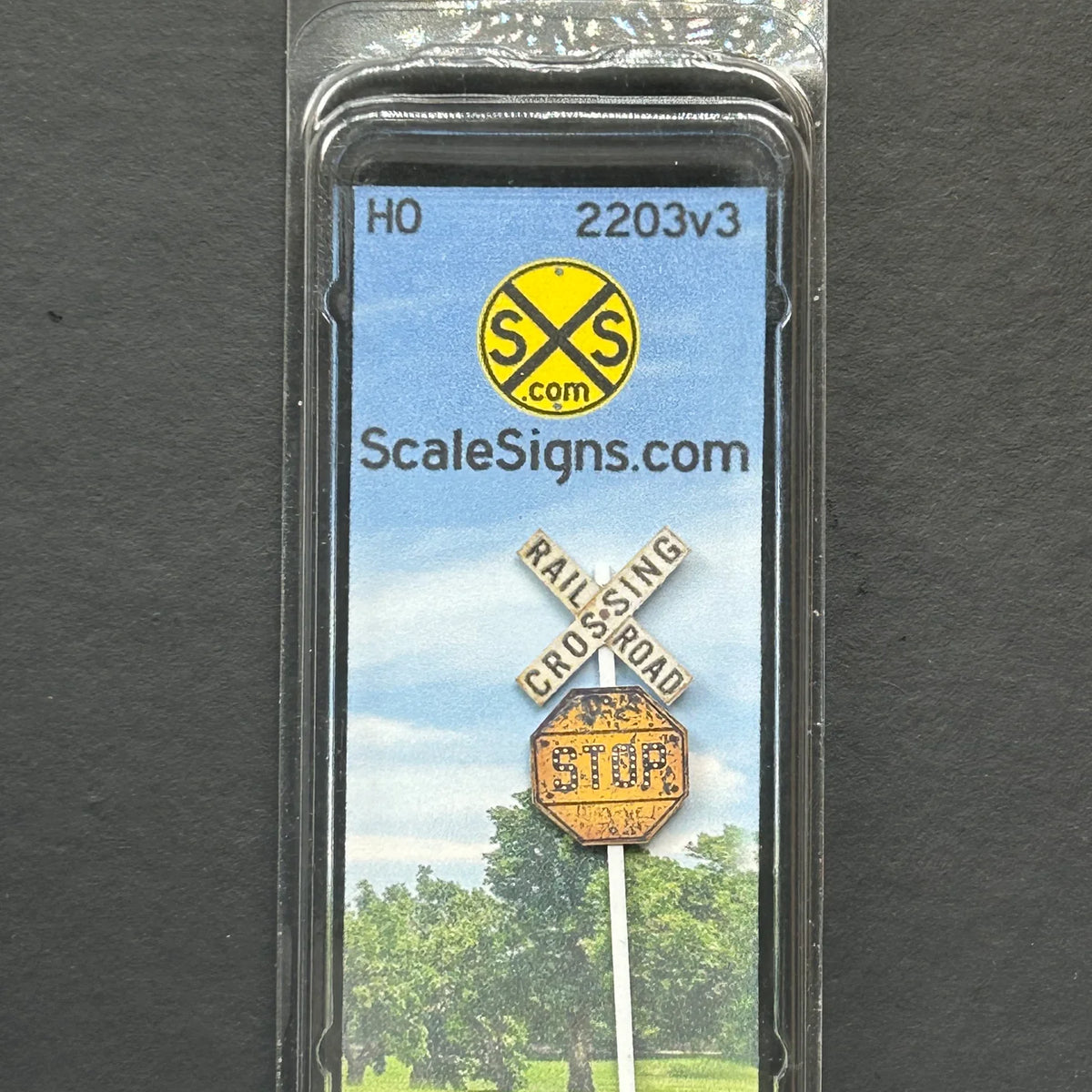 ScaleSigns HO-2203-v3 HO Scale Crossbucks and Yellow Stop Sign with Li ...