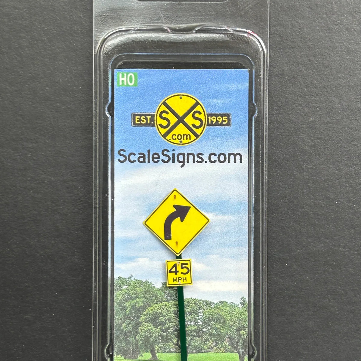 ScaleSigns HO-3001CR HO Scale Right Turn with 45mph Sign — White Rose ...