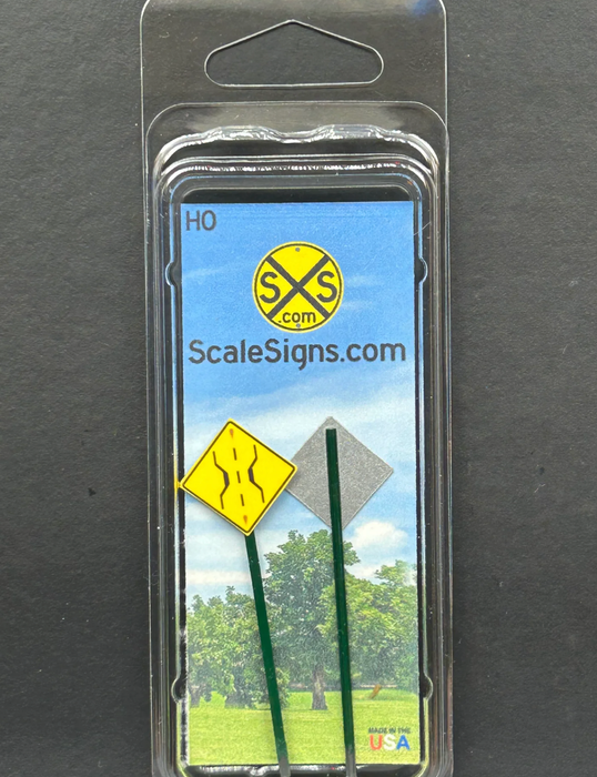 ScaleSigns HO-3064C HO Scale Road Narrows Sign (2 Pack)