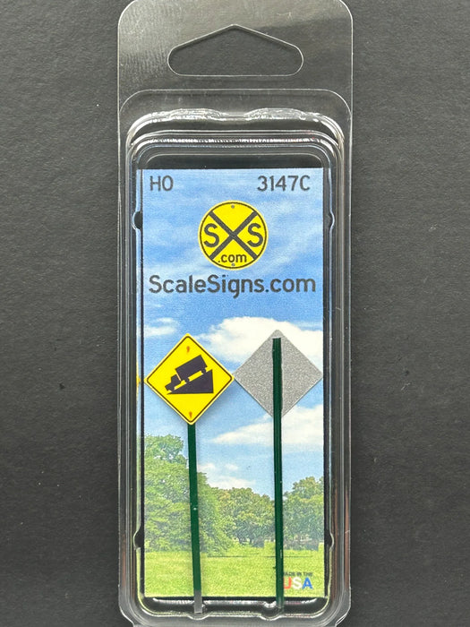 ScaleSigns HO-3147C HO Scale Downhill Grade Sign (2 Pack)