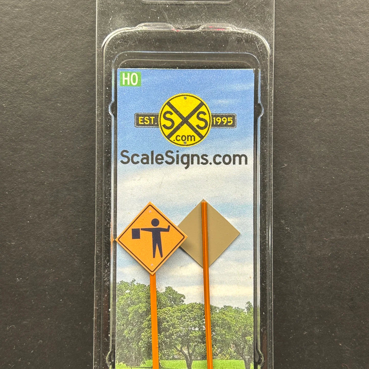 ScaleSigns HO-4000C HO Scale Flag Man Sign (2 Pack) — White Rose Hobbies