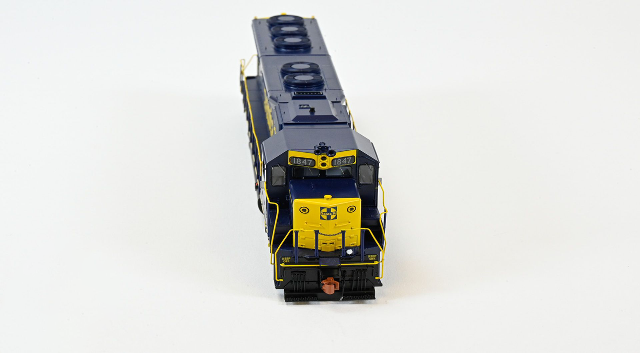 ScaleTrains Rivet 39705 HO Scale EMD SD45 Phase Ib1 Santa Fe Pinstripe ATSF 1854 DCC & Sound