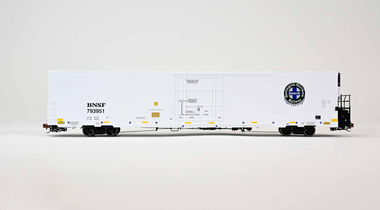 ScaleTrains Rivet 40144 HO Scale 82' 7111 Mechanical Reefer (Conspicuity) BNSF 793937