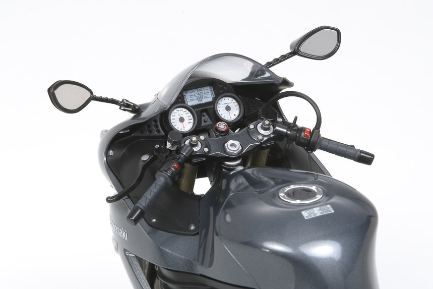 Tamiya 14111 1/12 Kawasaki ZZR 1400 Motorcycle Kit