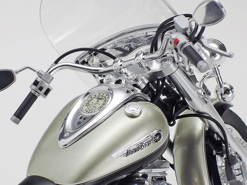 Tamiya 14135 1/12 Yamaha XV1600 Road Star Custom Motorcycle Kit