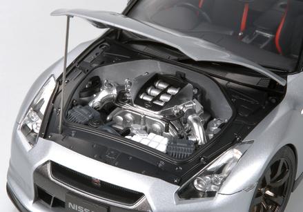 Tamiya 24300 1/24 Nissan GT-R Model Car Kit