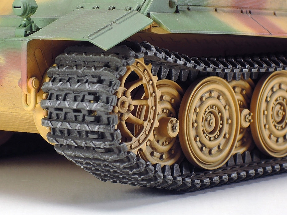 Tamiya 32591 1/48 German 38cm Assault Mortar Sturmtiger Model Tank Kit