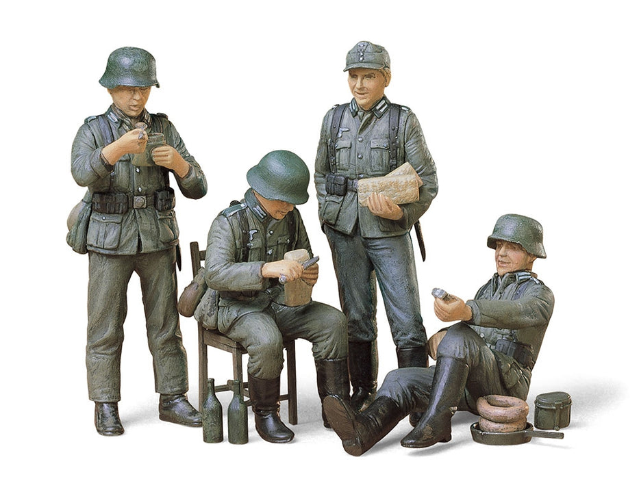 Tamiya 35129 1/35 Military Miniatures German Soldiers at Rest (4)