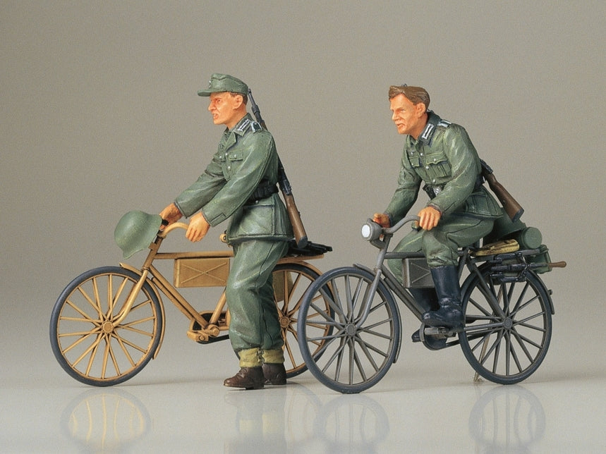 Tamiya 35240 1/35 German Soldiers with Bicycles Model Kit