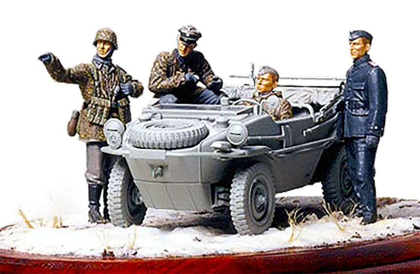 Tamiya 35253 1/35 German Front Line Schwimmwagen Figure Set