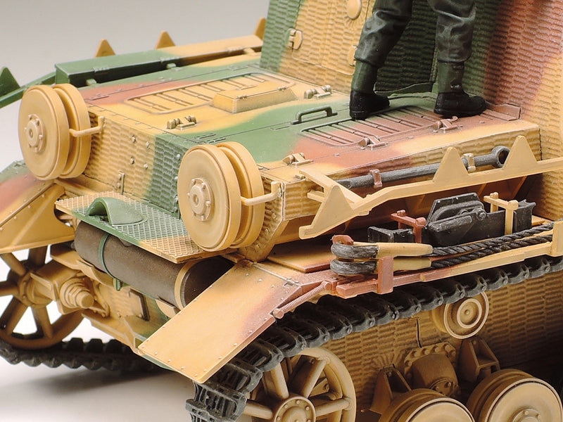 Tamiya 35353 1/35 German Assault Tank IV Brummbar Late Production Model Kit