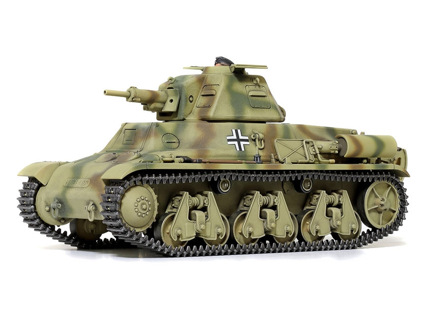 Tamiya 35389 1/35 H39 French Light Tank with Figures Model Kit