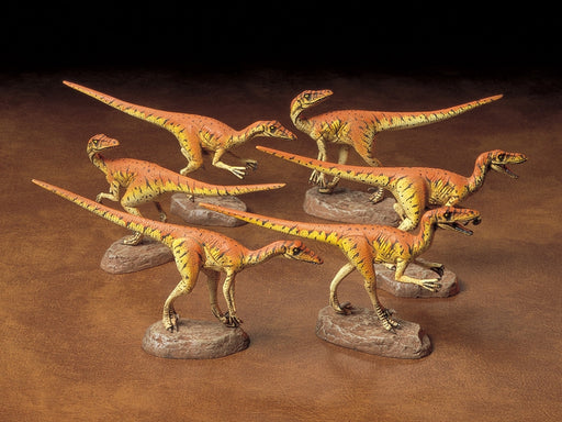 Tamiya 60105 1/35 Velociraptors Dinosaur Diorama Kit