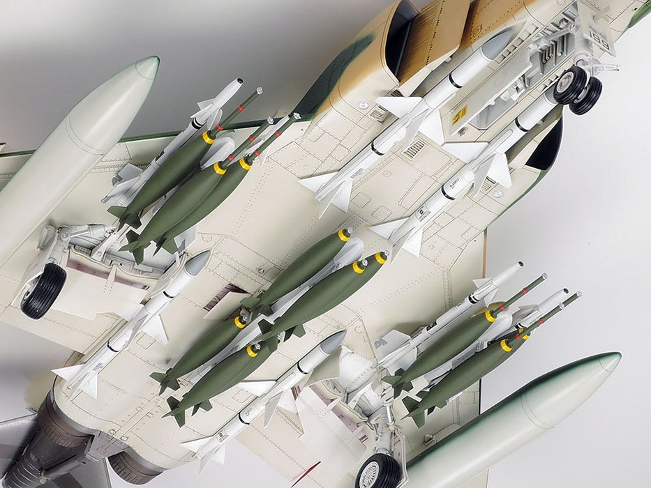 Tamiya 60305 1/32 McDonnell F-4 C/D Phantom II Model Jet Kit