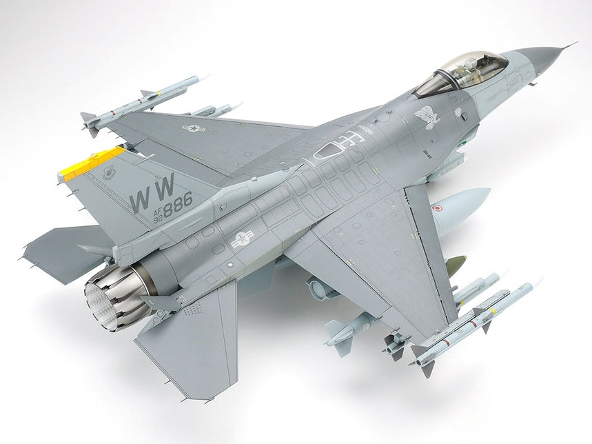 Tamiya 60315 1/32 F-16CJ Fighting Falcon Model Aircraft Kit