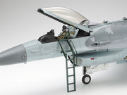 Tamiya 60315 1/32 F-16CJ Fighting Falcon Model Aircraft Kit