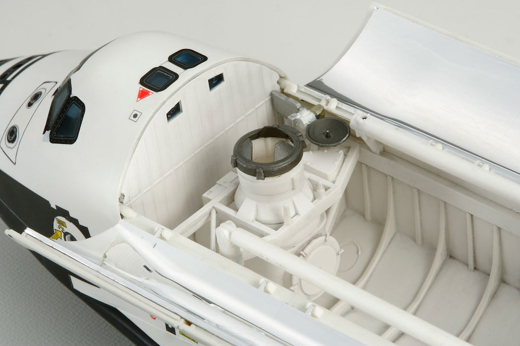 Tamiya 60402 1/100 Space Shuttle Atlantis Model Kit