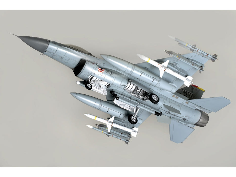 Tamiya 61098 1/48 Lockheed Martin F16CJ Block 50 Fighting Falcon Aircraft