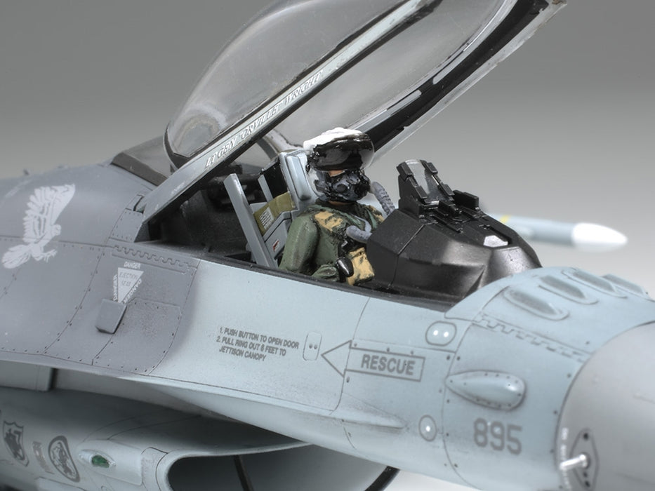 Tamiya 61098 1/48 Lockheed Martin F16CJ Block 50 Fighting Falcon Aircraft