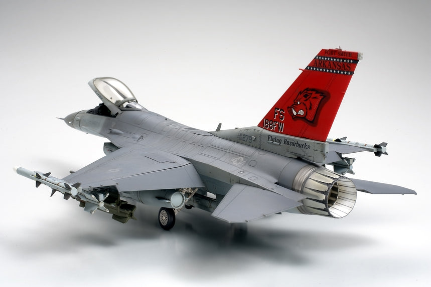 Tamiya 61101 1/48 Lockeed F-16C (block 25/32) Model Jet Kit