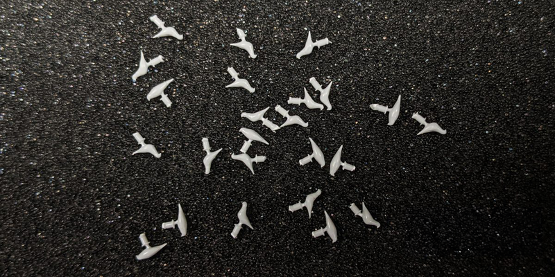 Tangent Scale Models 211 HO Scale Pigeons 24 Pack