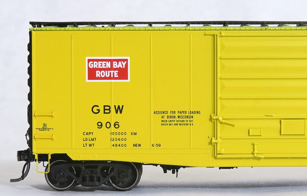 Tangent Scale Models 26012-06 HO Scale 40' PS-1 9' Door Boxcar Green Bay & Western GBW 947