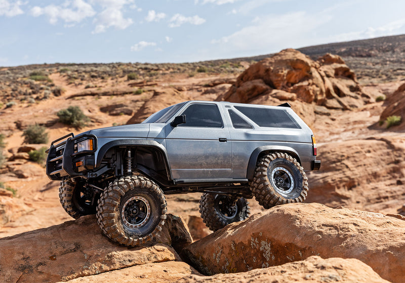 Traxxas 110056-4 TRX-4 1/10 Scale RTR 4WD Crawler with Silver Nissan Pathfinder Clipless Body