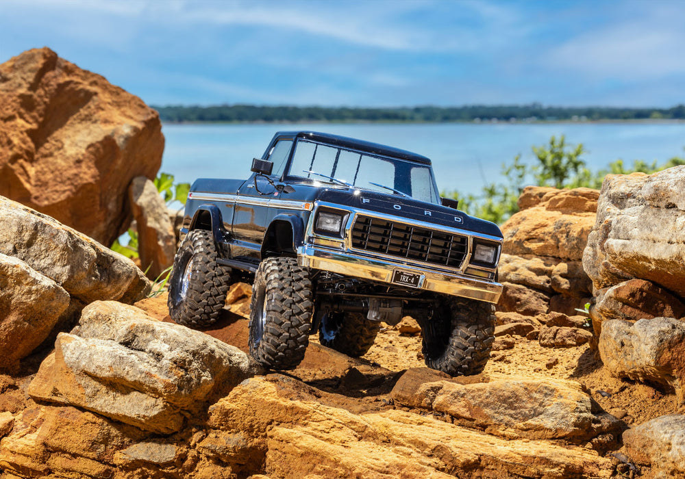 Traxxas 92144-4 TRX-4 F-150 4WD Crawler Truck Black Clipless Body