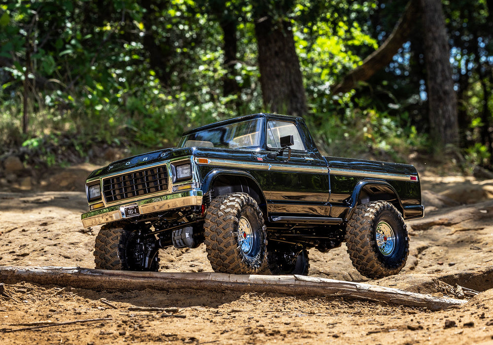 Traxxas 92144-4 TRX-4 F-150 4WD Crawler Truck Black Clipless Body
