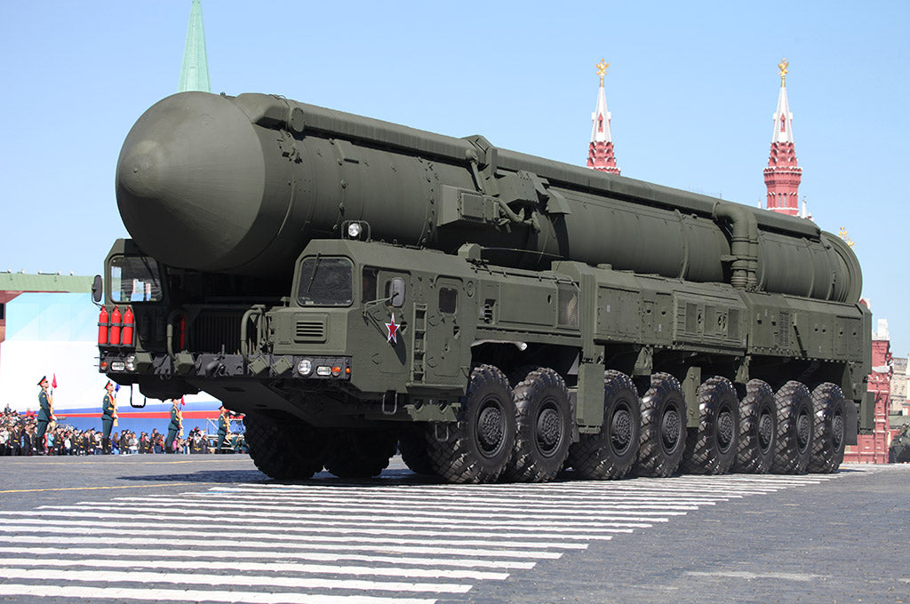 Trumpeter Scale Models 1082 1/35 15U175 TEL Vehicle of RS12M1 Topol-M ICBM Complex Model Kit