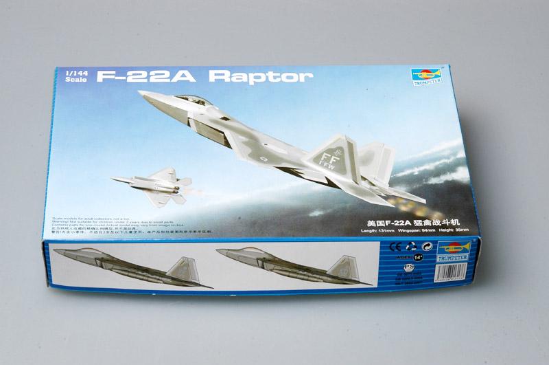 Trumpeter Scale Models 1317 1/144 F-22A Raptor Fighter Model Aircraft Kit