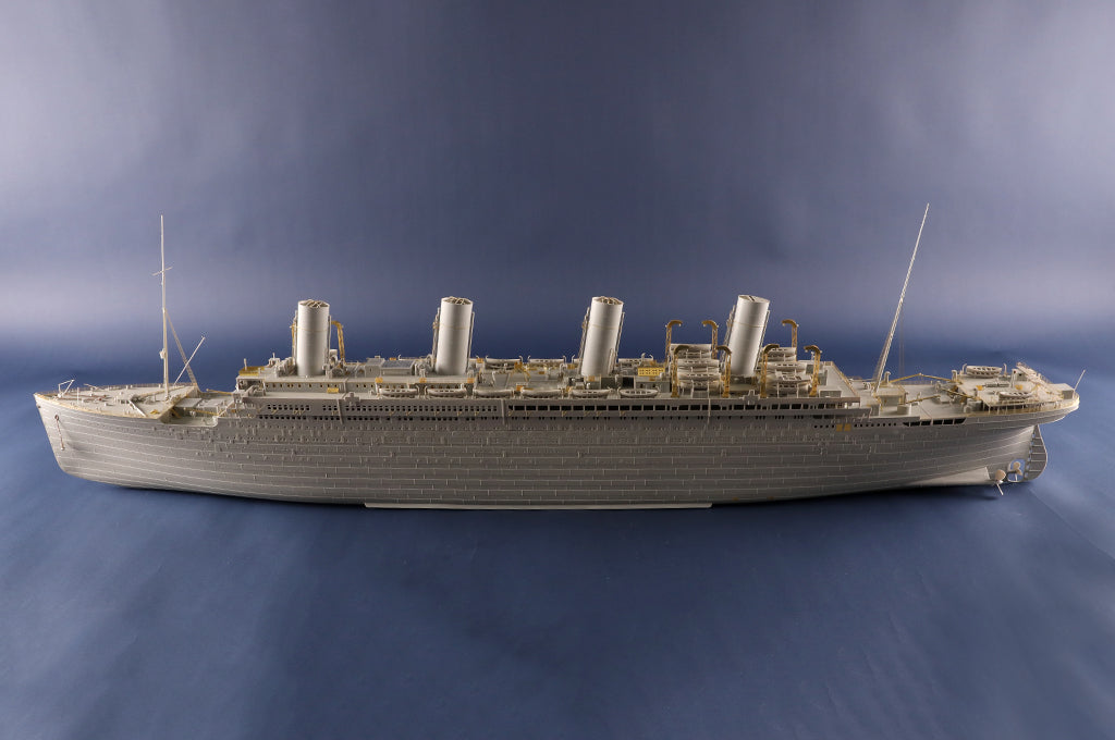Trumpeter Scale Models 3721 1/200 HMHS Britannic Model Kit