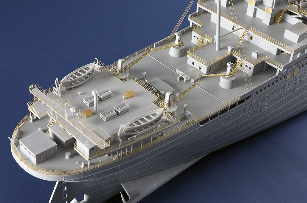 Trumpeter Scale Models 3721 1/200 HMHS Britannic Model Kit