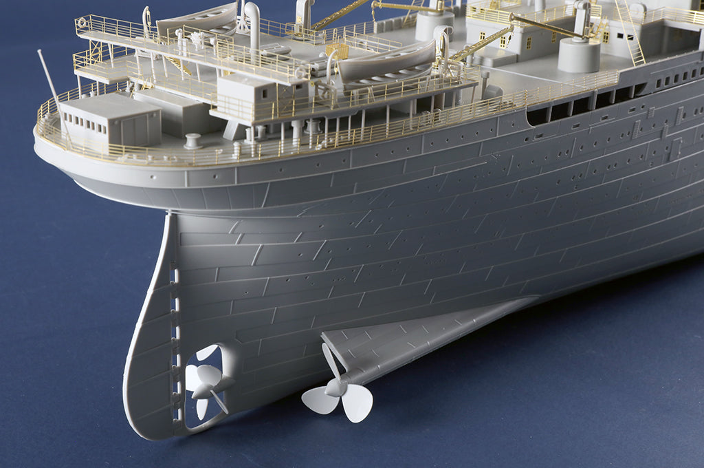 Trumpeter Scale Models 3721 1/200 HMHS Britannic Model Kit