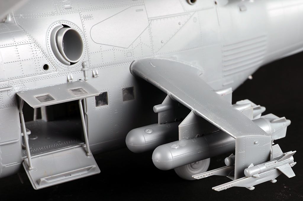Trumpeter Scale Models 5828 1/48 Mi-24A Hind-B Helicopter Model Kit