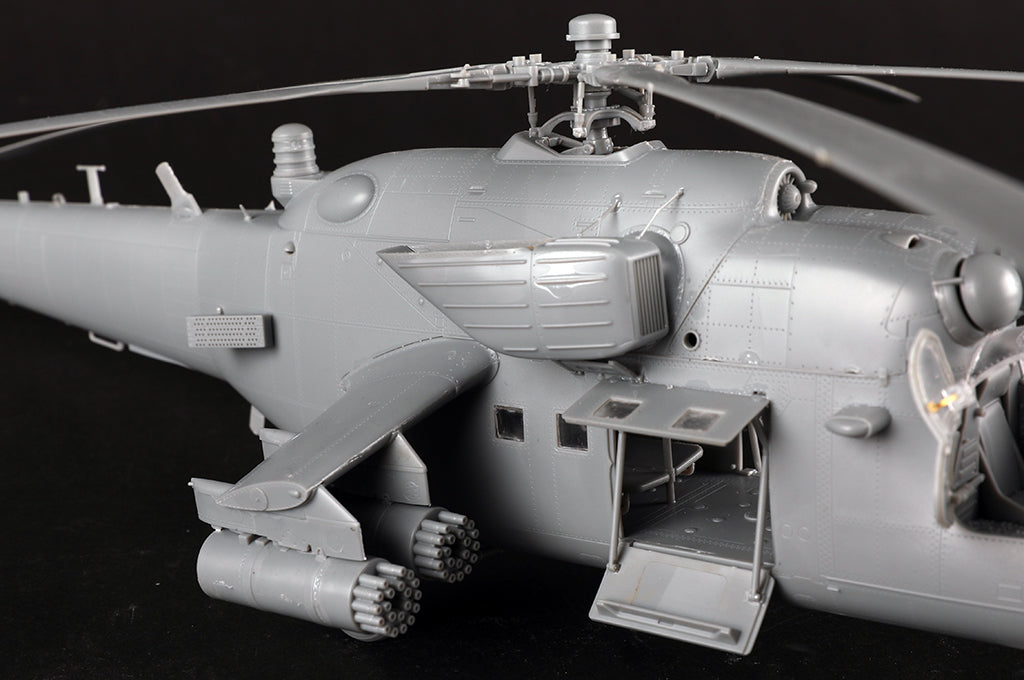 Trumpeter Scale Models 5830 1/48 Mi-35M Hind-E Helicopter Model Kit