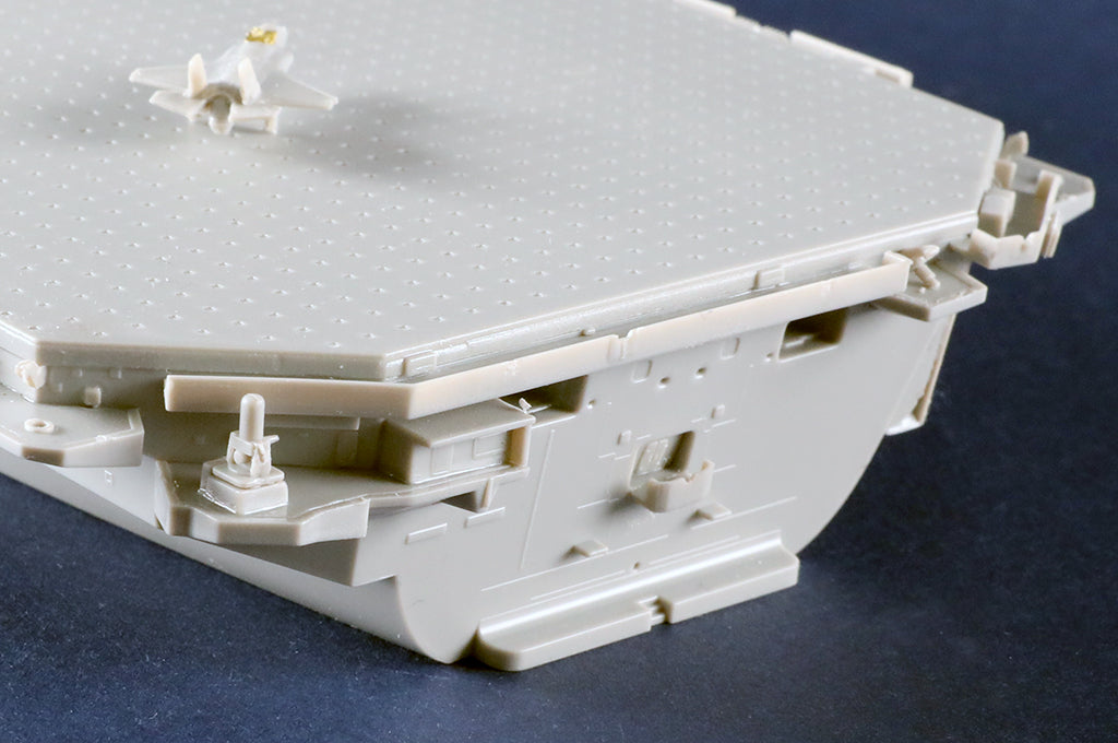 Trumpeter Scale Models 6751 1/700 HMS Queen Elizabeth British Aircraft Carrier Model Kit