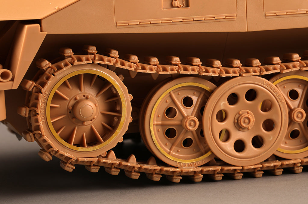 Trumpeter Scale Models 942 1/16 German Sd.Kfz. 251D Halftrack Model Kit