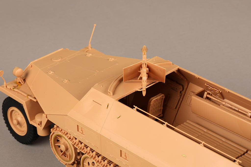 Trumpeter Scale Models 942 1/16 German Sd.Kfz. 251D Halftrack Model Kit