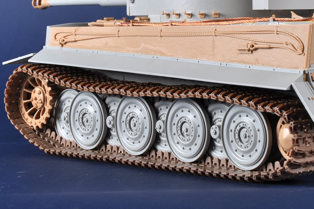 Trumpeter Scale Models 945 1/16 German Pz.Kpfw.VI Ausf.E Sd.Kfz. 181 Tiger I Late Prod. with Full Interior Model Tank Kit