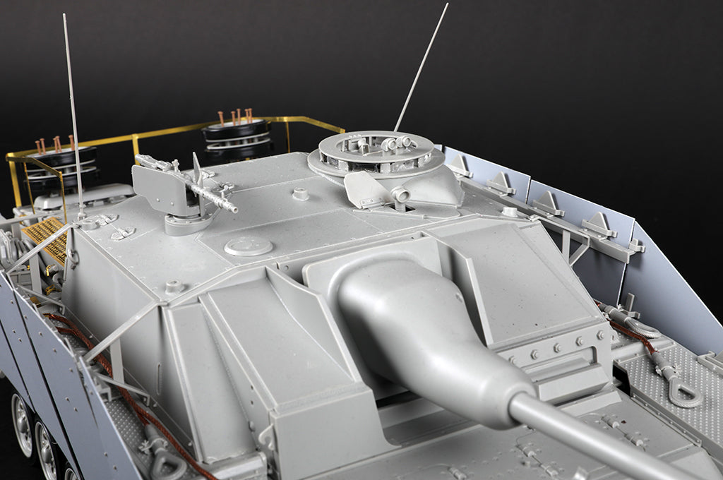 Trumpeter Scale Models 947 1/16 German StuG.III Ausf.G Late Production Model Tank Kit