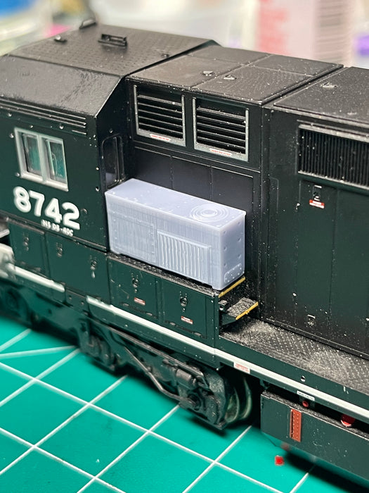 Wallace Locomotive Works WALX-067 HO Scale GE Air Conditioner - Style 1 (2 Pack)