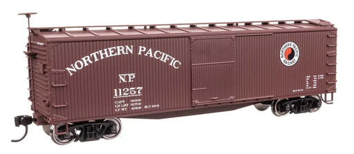Walthers 910-40183 40' Double Sheathed Wood Boxcar Northern Pacific NP 11257